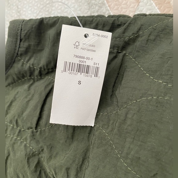 NWT Gap Fit Embroidered Vest, Plush Lining, Mistletoe Green, Small - Picture 2 of 7